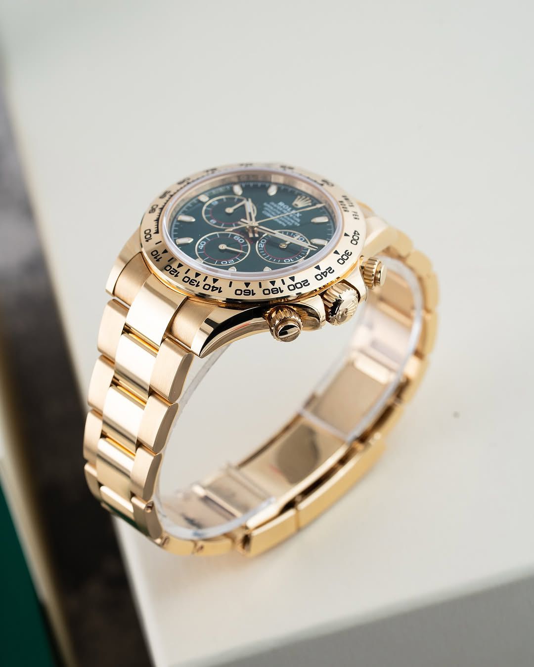 Rol ex Automatic Golden And Green Dial Analog Chronograph Round Men's Watch