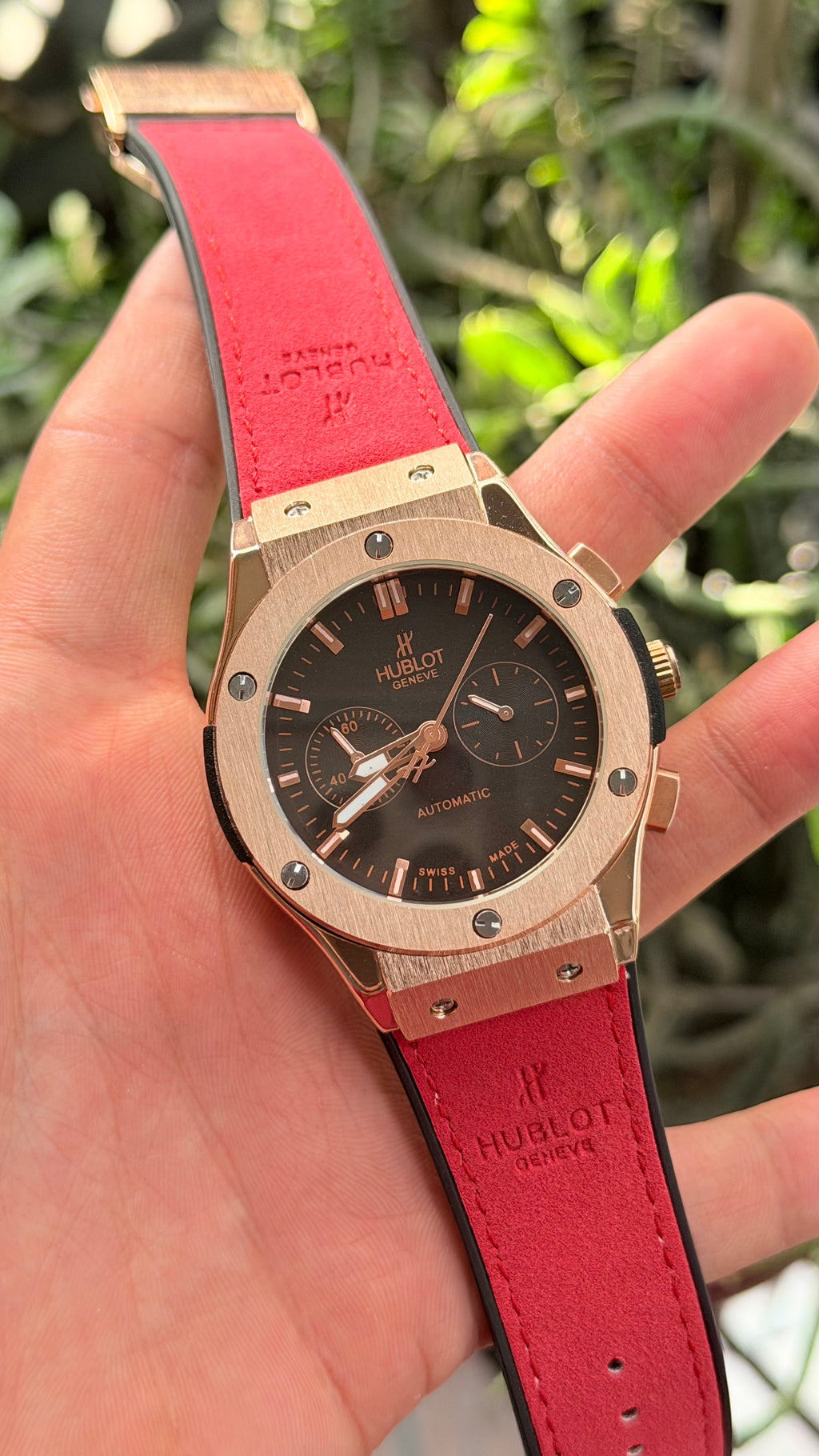 Hu-blot Black Dial Chronograph Red Leather Belt Watch For Men's