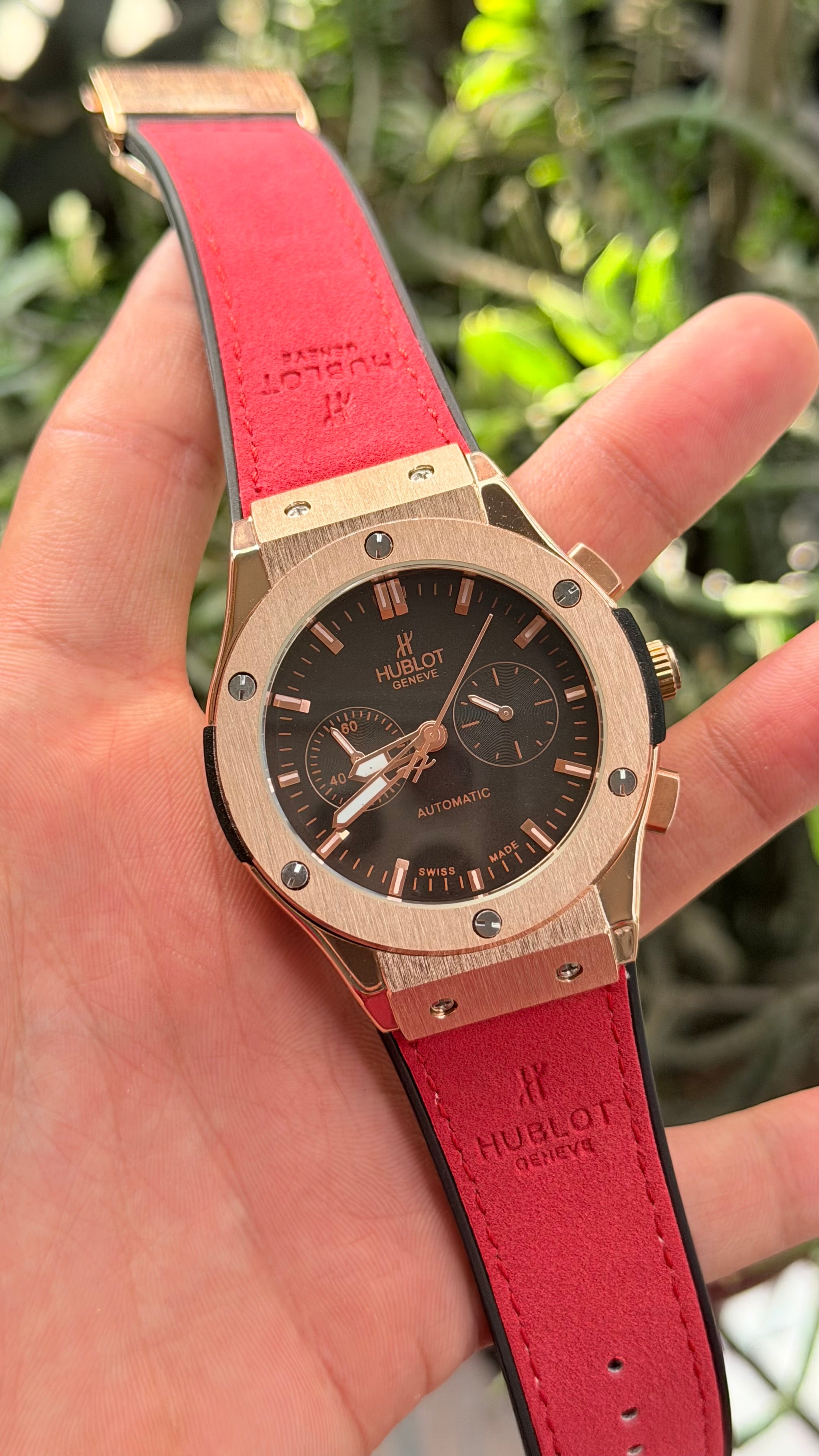 Hu-blot Black Dial Chronograph Red Leather Belt Watch For Men's