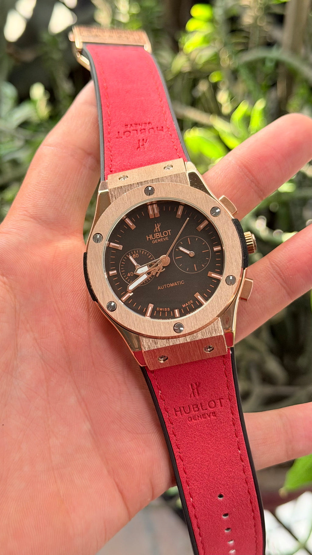 Hu-blot Black Dial Chronograph Red Leather Belt Watch For Men's