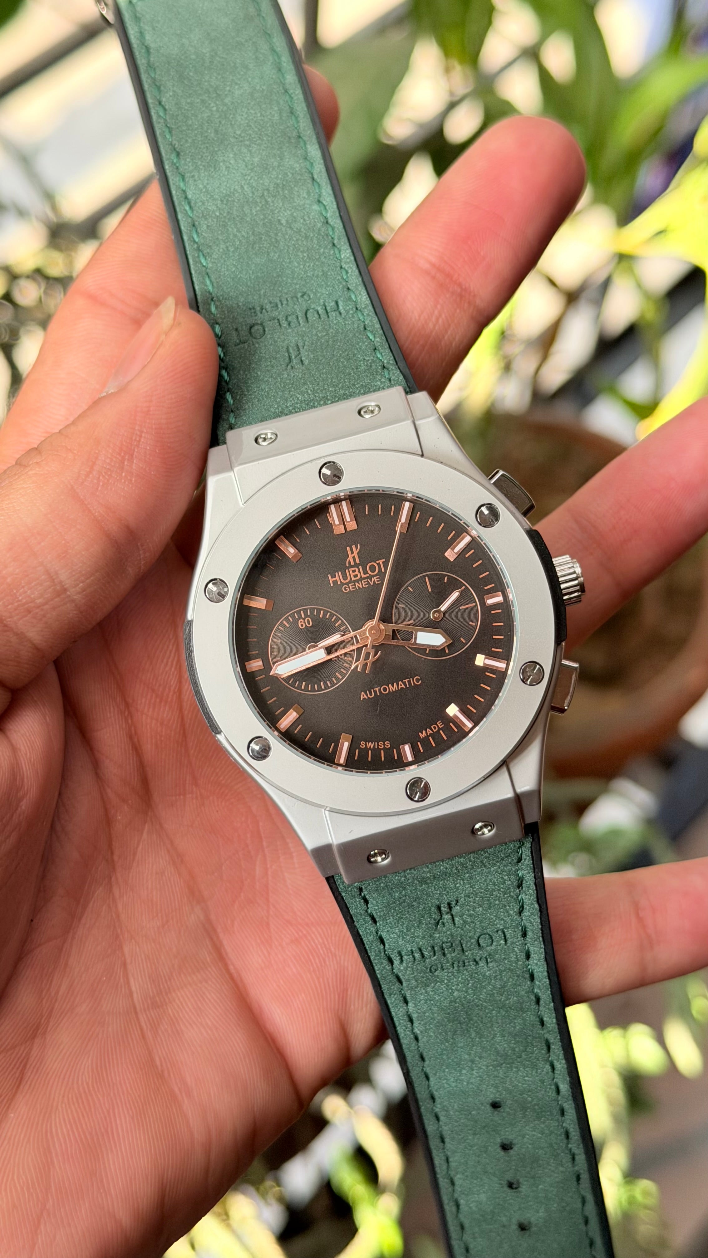 Hu-blot Black Dial Chronograph Green Leather Belt Watch For Men's