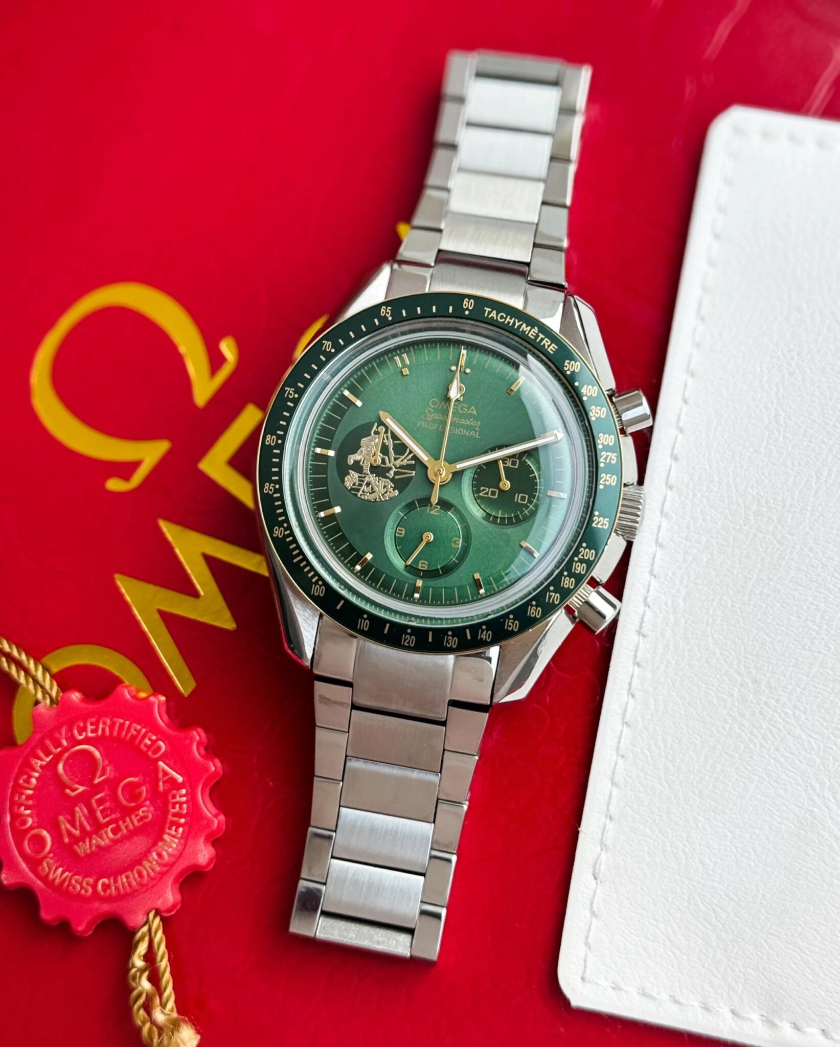 Omega Speedmaster Professional Moon Green Dial Metal Belt Men's Watch