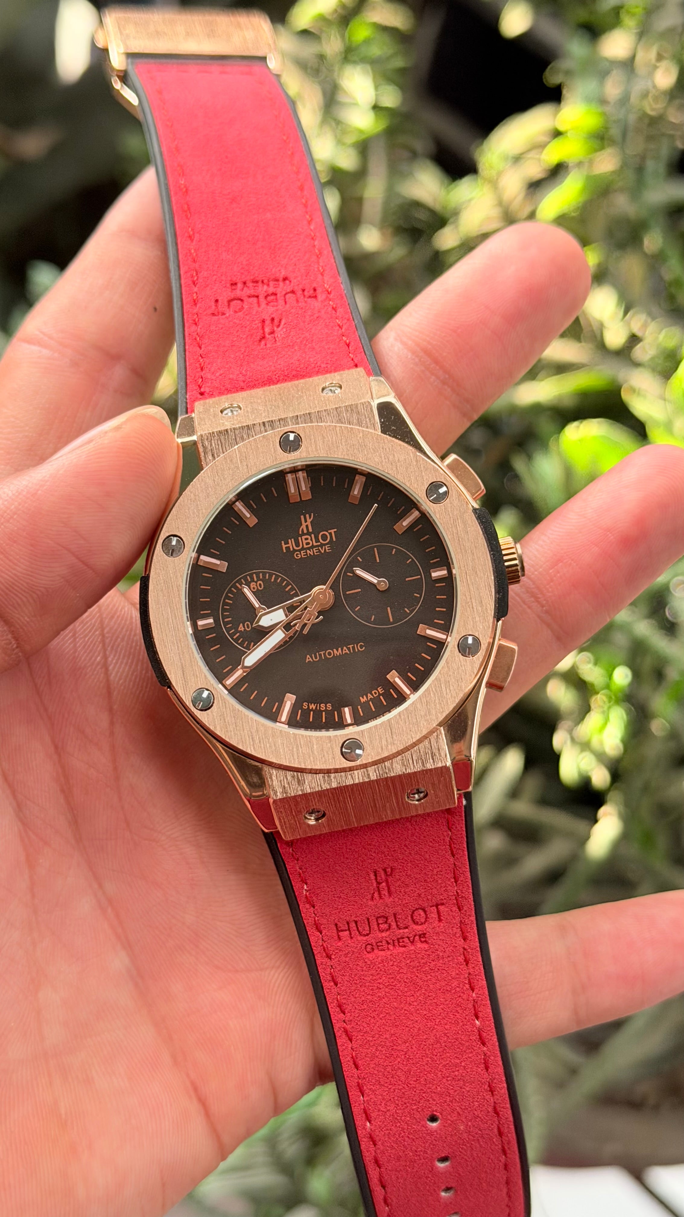 Hu-blot Black Dial Chronograph Red Leather Belt Watch For Men's