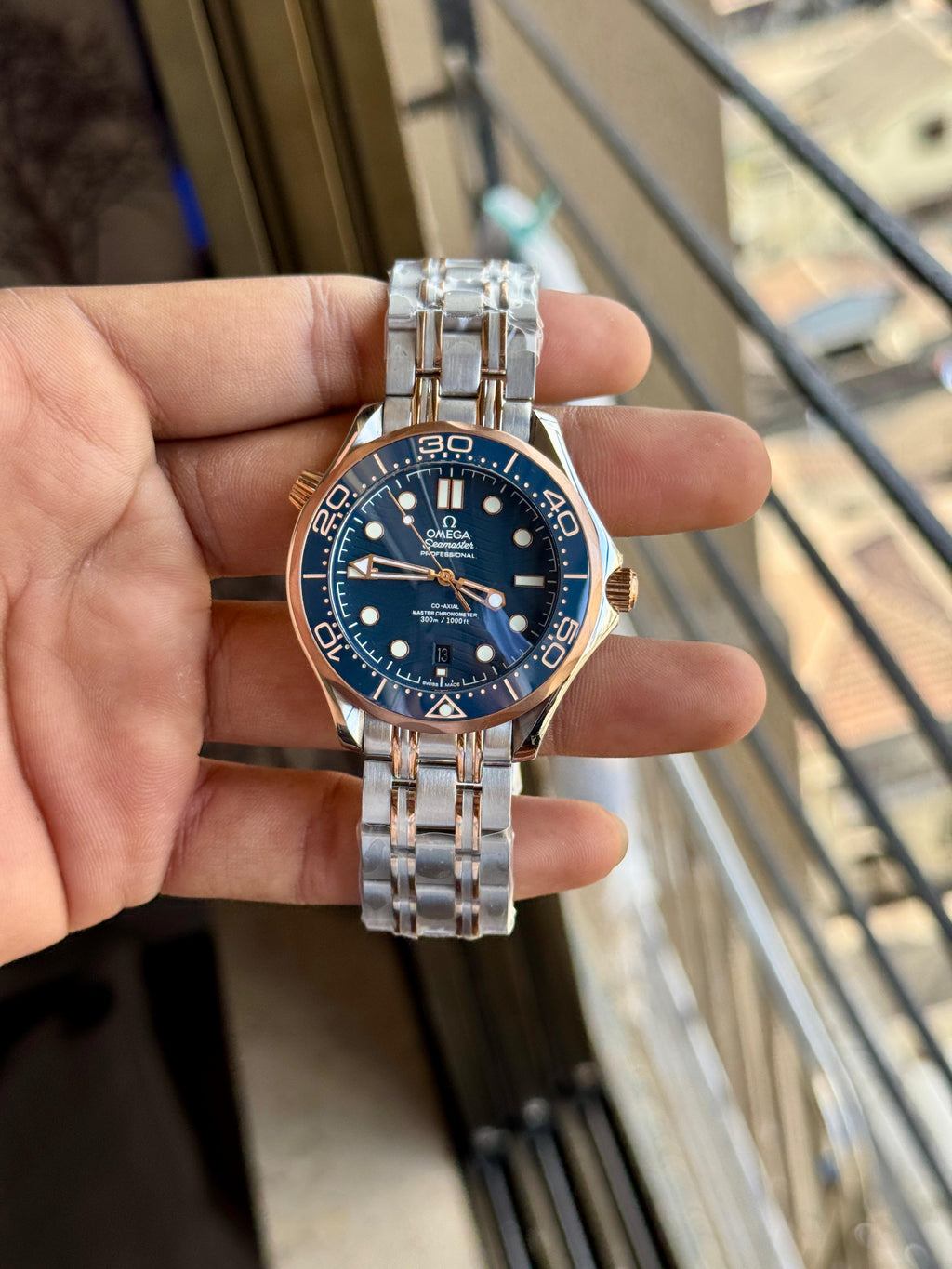 Omega Seamaster Diver 300M Blue Dial Metal Belt Men's Watch
