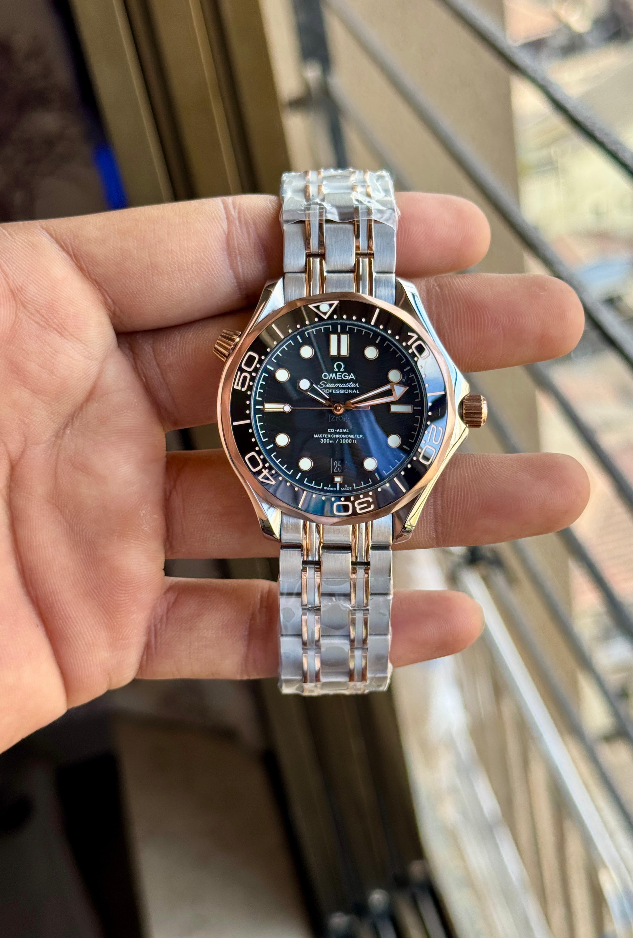 Omega Seamaster Diver 300M Black Dial Metal Belt Men's Watch