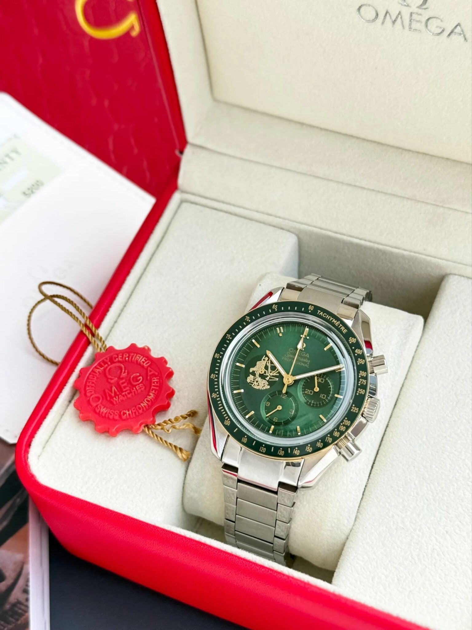 Omega Speedmaster Professional Moon Green Dial Metal Belt Men's Watch