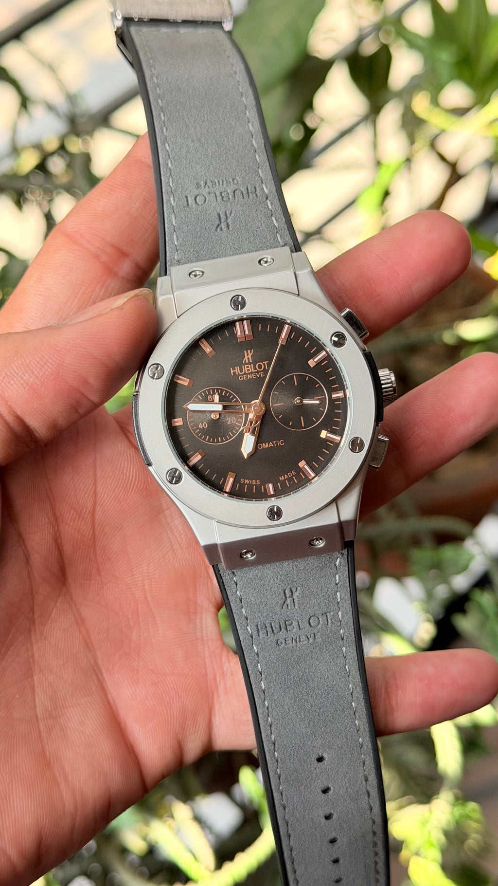 Hu-blot Black Dial Chronograph Grey Leather Belt Watch For Men's