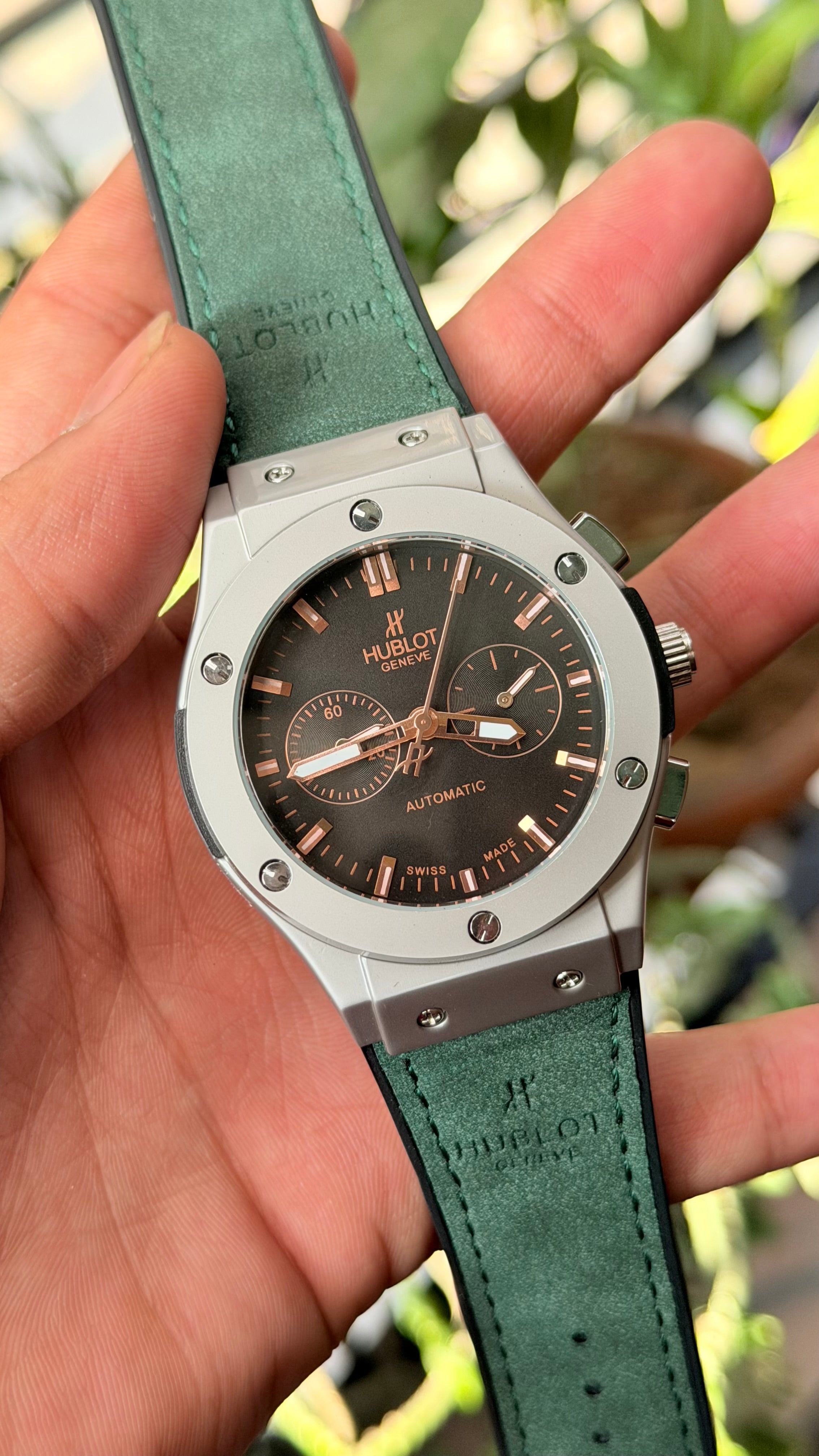 Hu-blot Black Dial Chronograph Green Leather Belt Watch For Men's